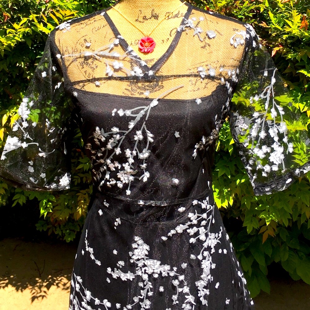Nwt paneled floral print mini dress
